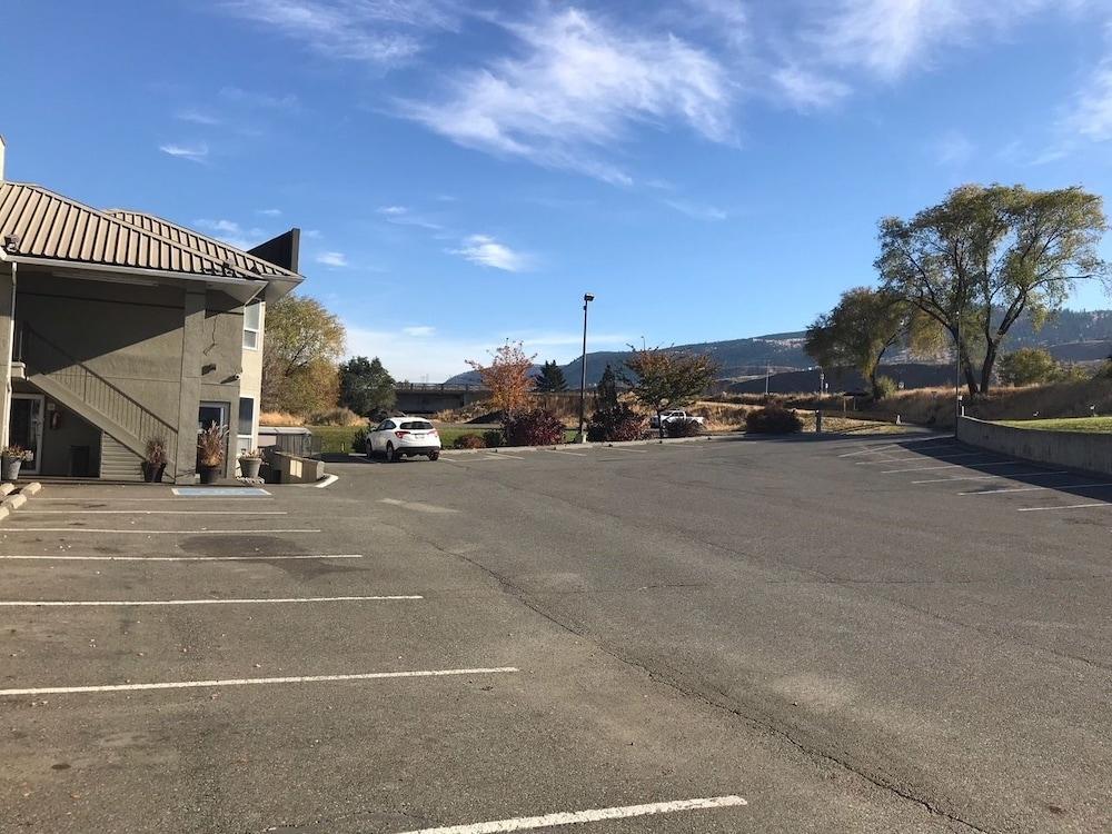 Riverland Inn & Suites Κάμλουπς Εξωτερικό φωτογραφία