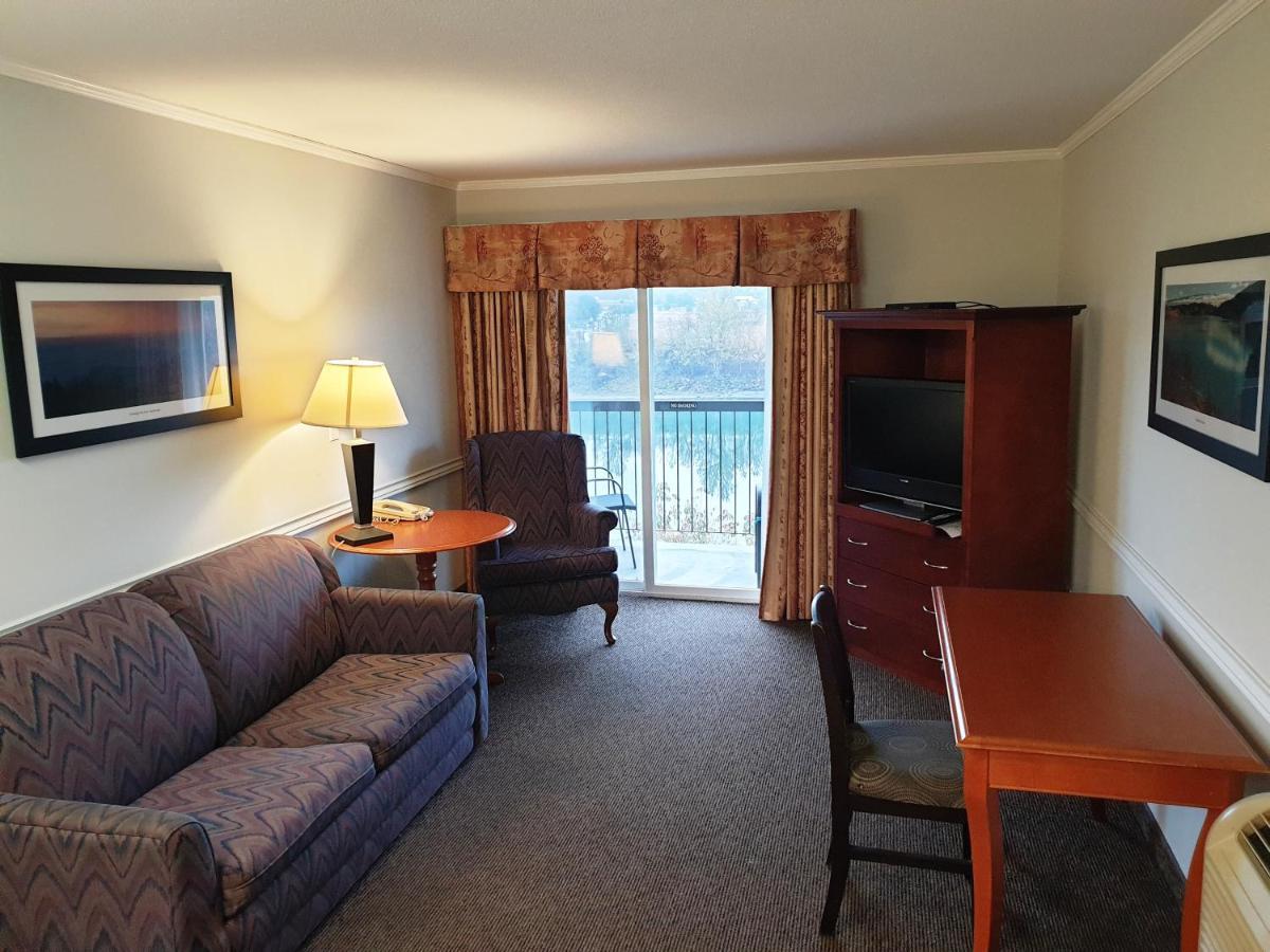 Riverland Inn & Suites Κάμλουπς Εξωτερικό φωτογραφία