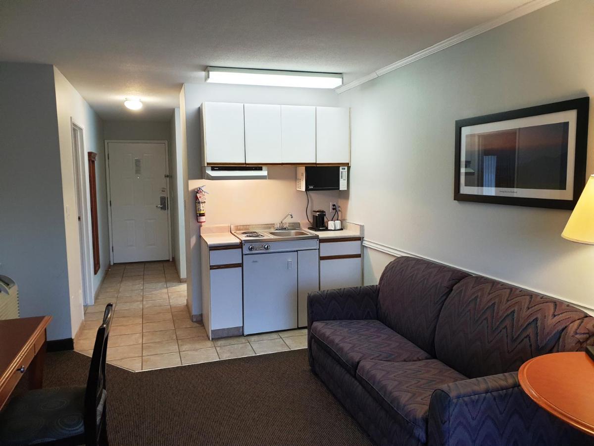 Riverland Inn & Suites Κάμλουπς Εξωτερικό φωτογραφία